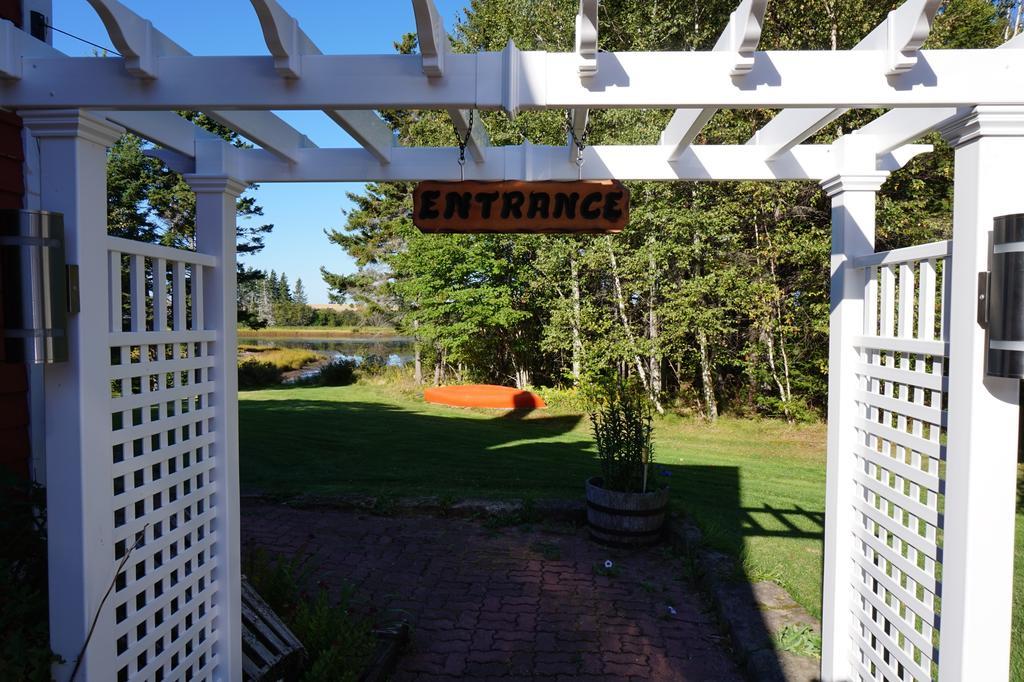 Little Shemogue Inn Exterior photo
